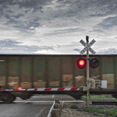 States look to speed fiber installation across railroad tracks